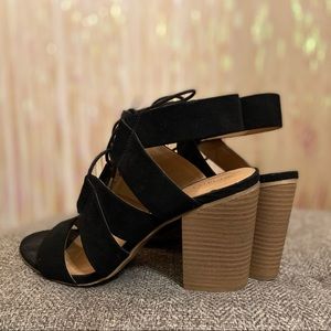 Size ten black tie heels 🖤